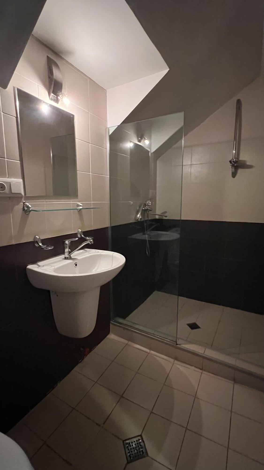 Duma Hotel Τυφλίδα Εξωτερικό φωτογραφία